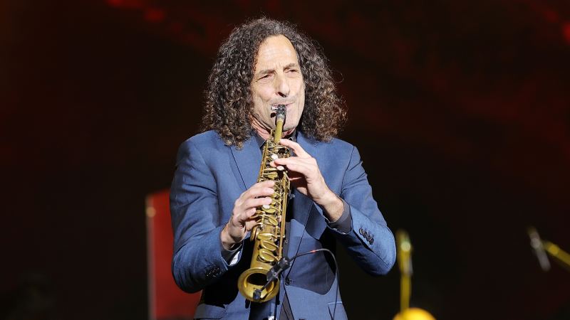 Kenny G nói tiếng Việt, mê hoặc hơn 4000 khán giả bằng những giai điệu bất hủ