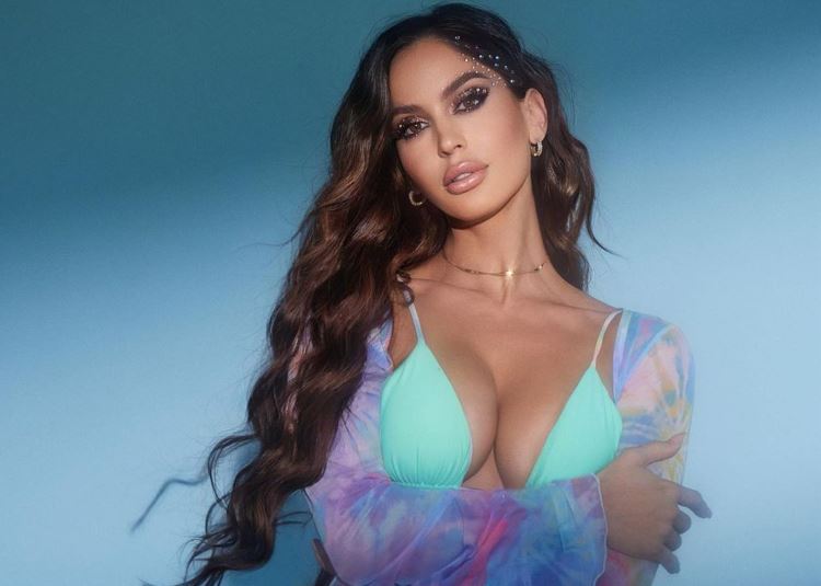 Ngắm vòng 1 căng đầy của bạn gái cũ Neymar