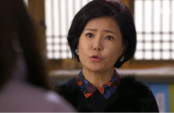 Sau 4 năm ly hôn gặp lại, mẹ chồng cũ đề nghị: 'Hôm nào đưa con tới chơi, tôi cho phép đấy', nàng dâu mỉm cười nhẹ nhàng đáp nhưng mặt mẹ chồng biến sắc