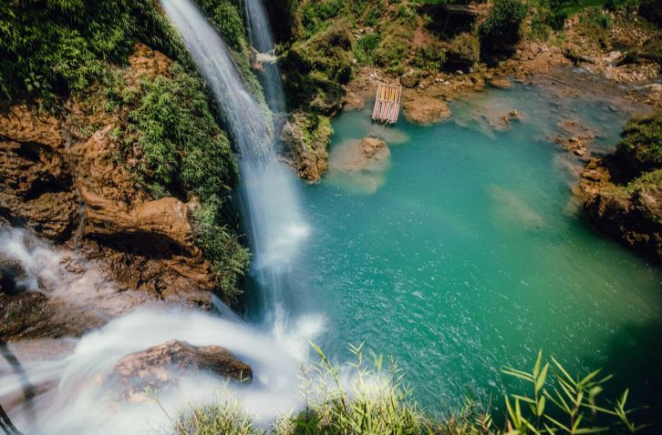 Đến Mộc Châu nhớ ghé thác Nàng Tiên đậm hoang sơ của núi rừng Tây Bắc