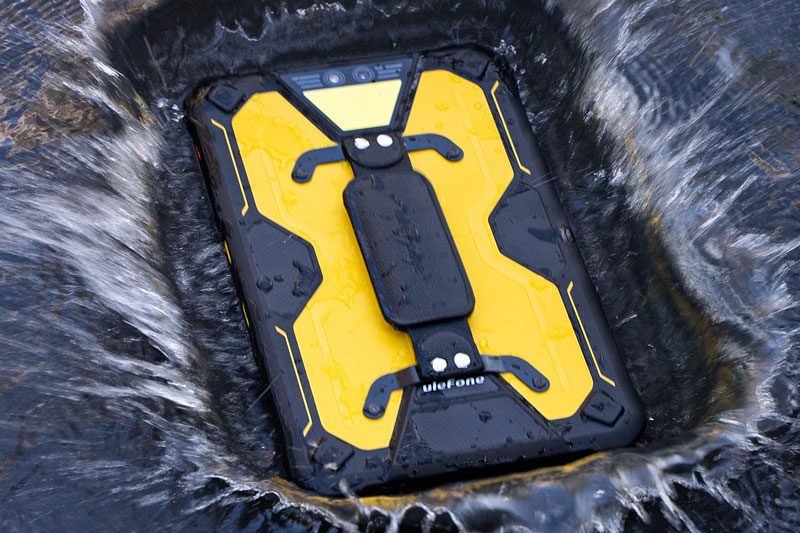 M&#xE1;y t&#xED;nh b&#x1EA3;ng &#x2018;n&#x1ED3;i &#x111;&#x1ED3;ng c&#x1ED1;i &#x111;&#xE1;&#x2019;, RAM 8 GB, pin 18.600 mAh, gi&#xE1; h&#x1A1;n 8 tri&#x1EC7;u &#x111;&#x1ED3;ng