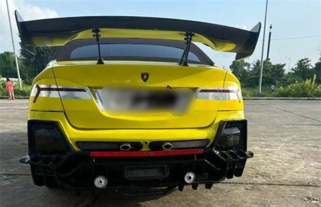 Honda Civic trang trí phong cách siêu xe Lamborghini ảnh 4