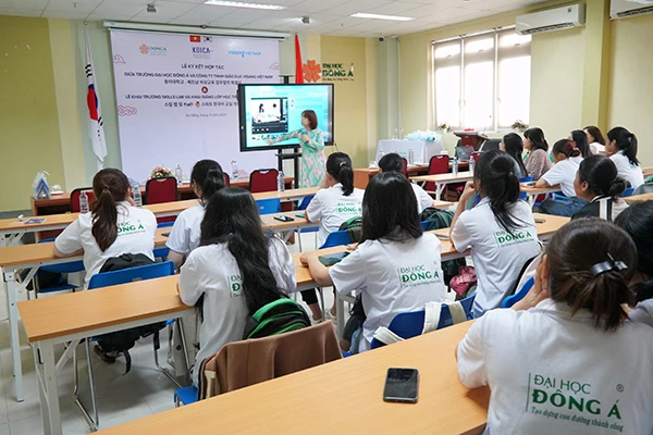 Lớp học tiếng Hàn thông minh KLaSS đầu tiên tại Đà Nẵng.