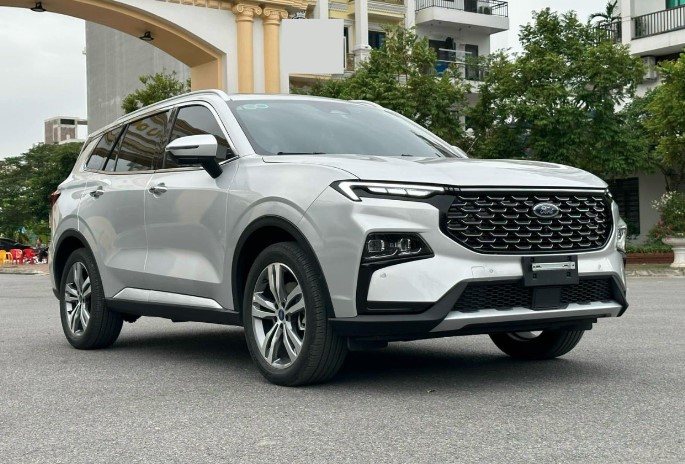Lăn bánh chưa đầy 1 năm, Ford Territory 2023 ‘siêu lướt’ rớt giá không phanh trên sàn xe cũ