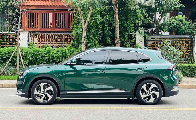 Bất ngờ giá chào bán của VinFast VF8 "siêu lướt" mới lăn bánh vỏn vẹn hơn 3.000 km