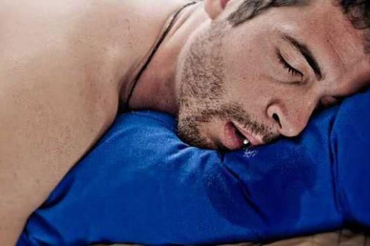 Tại sao khi ngủ hay chảy nước dãi, làm thế nào để khắc phục?