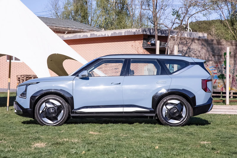 Kia EV5 2024 chính thức lên kệ, giá gần 490 triệu đồng