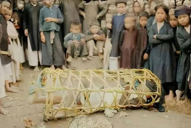 Ảnh hiếm cận cảnh hình phạt tàn bạo cuối thời nhà Thanh, hé lộ sự tàn khốc của xã hội khiến hậu thế ám ảnh