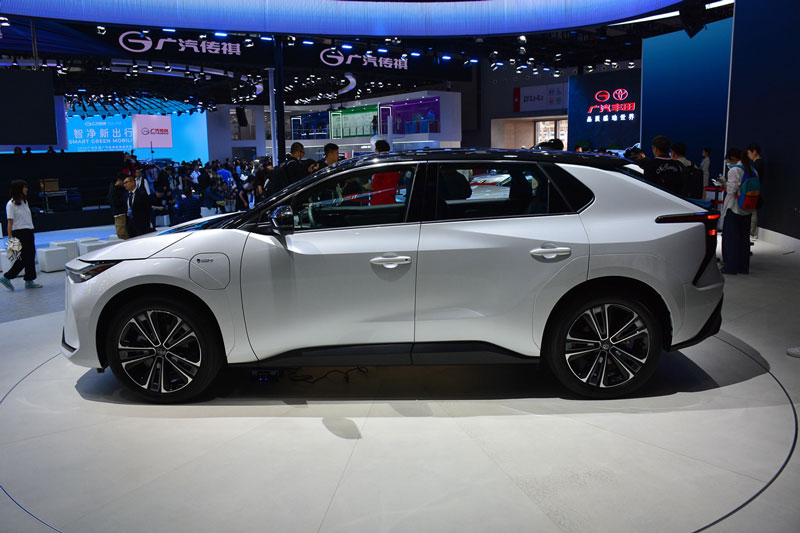 SUV chạy điện Toyota Platinum 4X ra mắt, giá khởi điểm hơn 580 triệu đồng