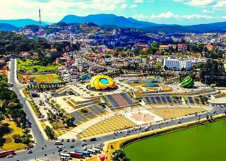 &#x110;&#xE0; L&#x1EA1;t: 4 b&#xE3;i gi&#x1EEF; xe c&#xF4;ng c&#x1ED9;ng kh&#xF4;ng thu ph&#xED; v&#xE0;o c&#xE1;c chi&#x1EC1;u di&#x1EC5;n ra li&#xEA;n hoan phim Vi&#x1EC7;t Nam