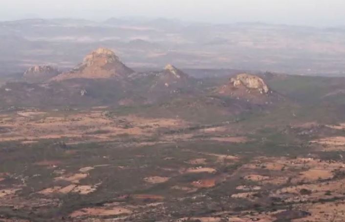 Bí ẩn chưa có lời giải: 62 đứa trẻ tại Zimbabwe tuyên bố nhìn thấy UFO ở sân trường