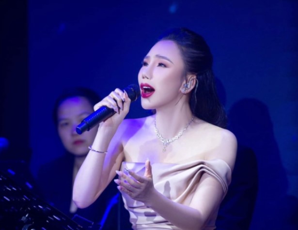 Hồ Quỳnh Hương tiếp tục bị đặt nghi vấn 'dao kéo', diện mạo khác lạ như nào mà khán giả khó nhận ra?