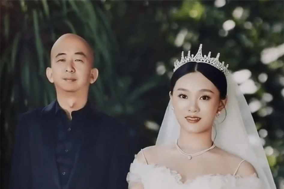 Nam diễn viên xấu nhất Trung Quốc sở hữu khối tài sản hàng trăm triệu NDT, cưới vợ đẹp kém 14 tuổi ảnh 7