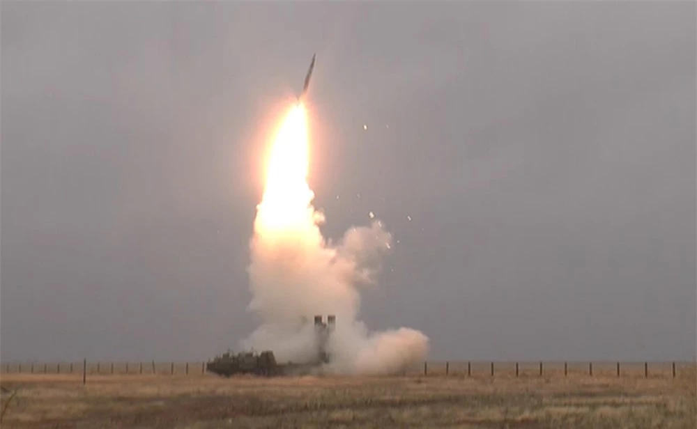 Nga dùng phiên bản đặc biệt của tên lửa S-400 tại Ukraine? - Ảnh 4.