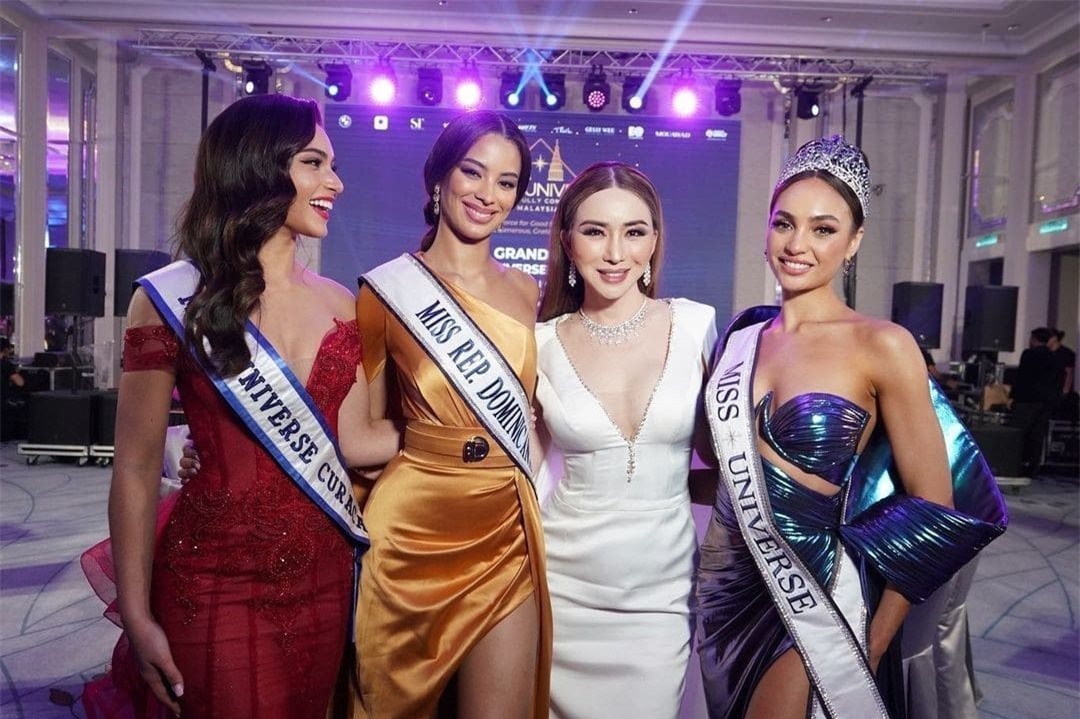Nữ tỷ phú Hoa hậu Hoàn vũ lao đao ảnh 8