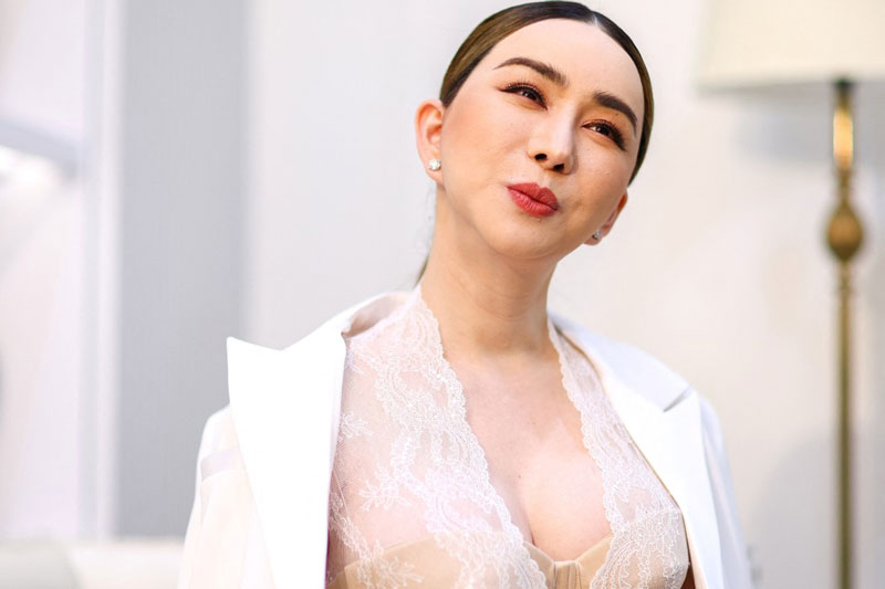 Nữ tỷ phú Hoa hậu Hoàn vũ lao đao