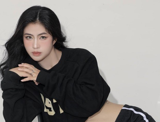 Hot girl đội tuyển bóng đá nữ Việt Nam gợi cảm khác lạ khiến người hâm mộ ngỡ ngàng