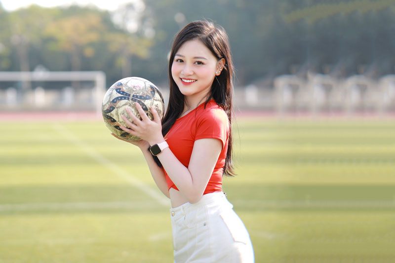 Nhan sắc tựa thiên thần của hot girl hâm mộ ĐT Việt Nam