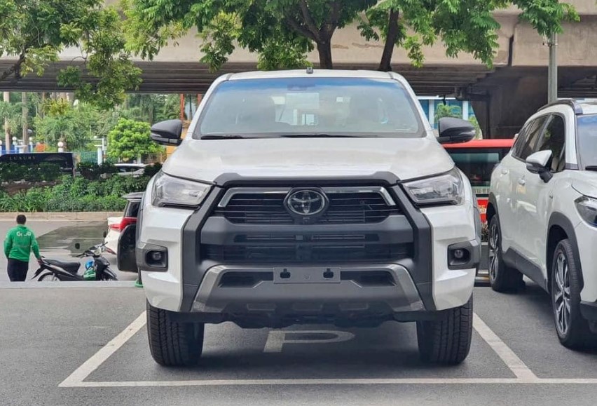 Đại lý nhận cọc Toyota Hilux 2024 tại Việt Nam: Dự kiến rẻ hơn cả trăm triệu, cơ hội thoát 'đội sổ' phân khúc