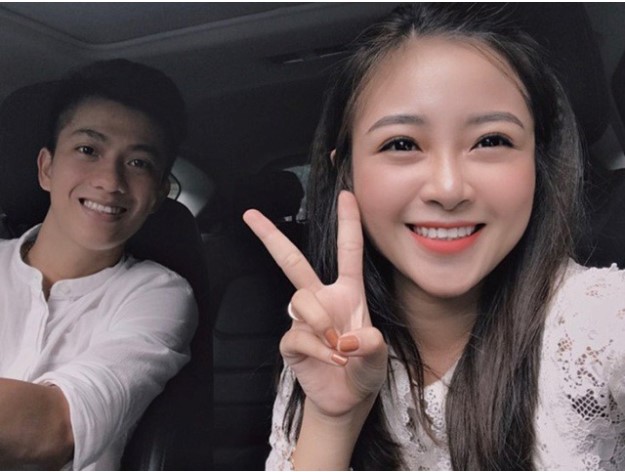 Hot girl vướng nghi vấn người thứ 3 kết hôn cùng 'hot boy sân cỏ': Vợ chồng cùng tậu Mẹc, sở hữu khách sạn riêng