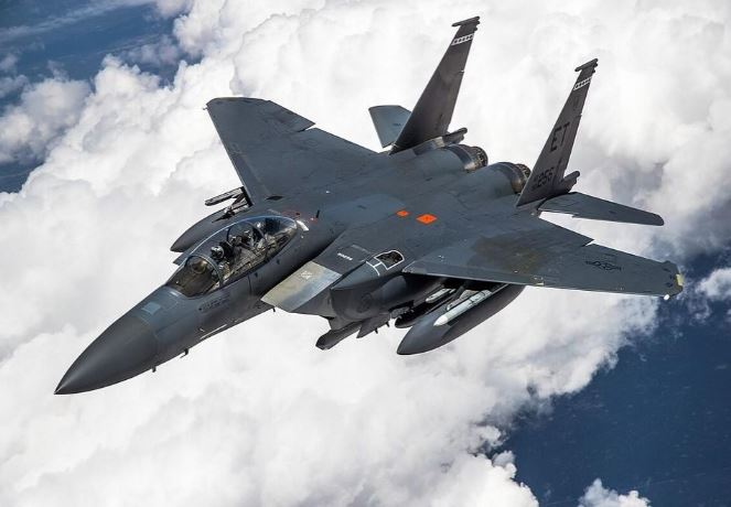 Thấy gì khi tiêm kích F-15EX đắt hơn chiến đấu cơ tàng hình F-35 tới 17 triệu USD?