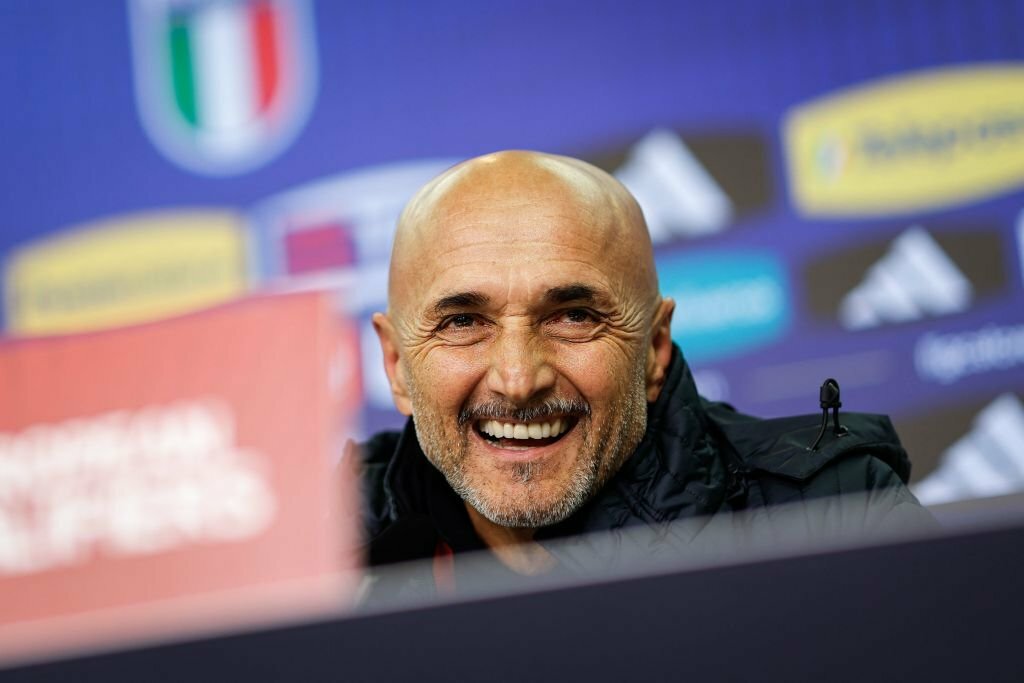 Giúp Italia giành vé dự VCK EURO 2024, HLV Spaletti hết lời ca ngợi Ukraine
