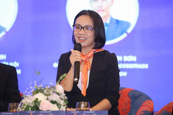Bà Đặng Thuỳ Trang - Giám đốc đối ngoại Grab Việt Nam.phát biểu