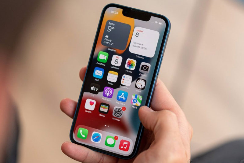 Giá iPhone 13 mini chính hãng fullbox giảm sâu, rẻ hơn iPhone 12 và Galaxy S22 Plus có đáng mua?