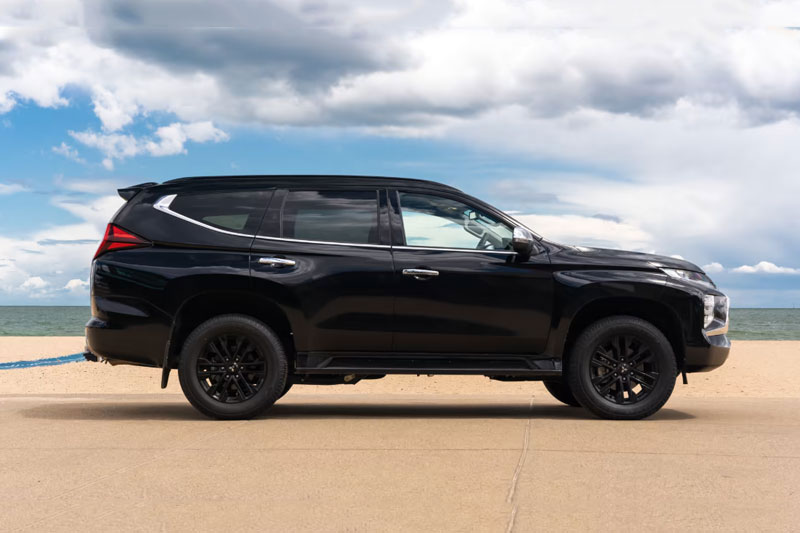 Cận cảnh Mitsubishi Pajero Sport Black Edition vừa ra mắt tại Việt Nam, cạnh tranh với Ford Everest, Hyundai Santa Fe