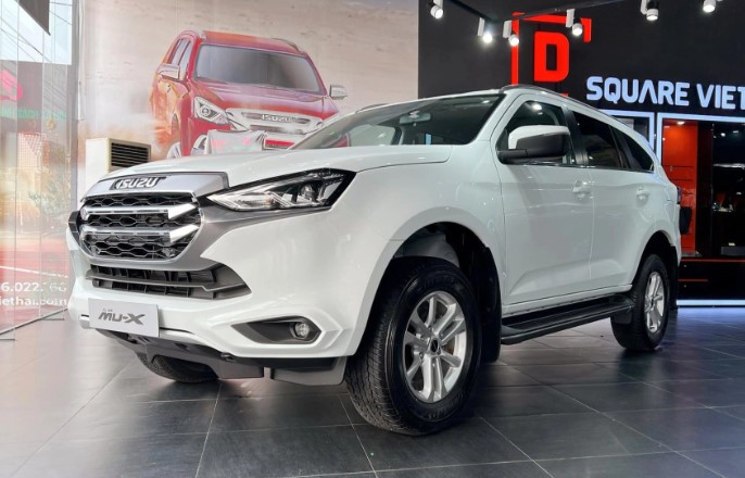 Đối thủ của Ford Everest giảm giá "cực sốc" lên đến gần 200 triệu đồng