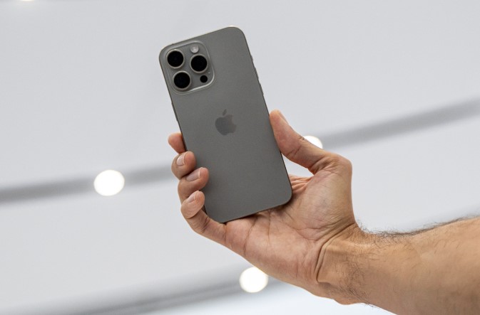 Hướng dẫn kiểm tra số lần sạc pin trên iPhone 15