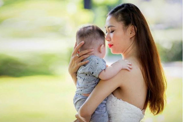 Vì sao ngày càng có nhiều người lựa chọn trở thành mẹ đơn thân?