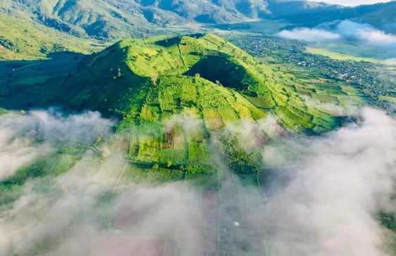 Phát hiện ngọn núi lửa ở Tây Nguyên, báo Anh ca ngợi là 'một trong 10 ngọn núi lửa đẹp nhất thế giới'