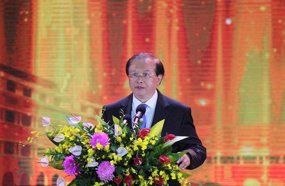 Thứ trưởng Bộ VHTT&DL Tạ Quang Đông phát biểu khai mạc liên hoan.
