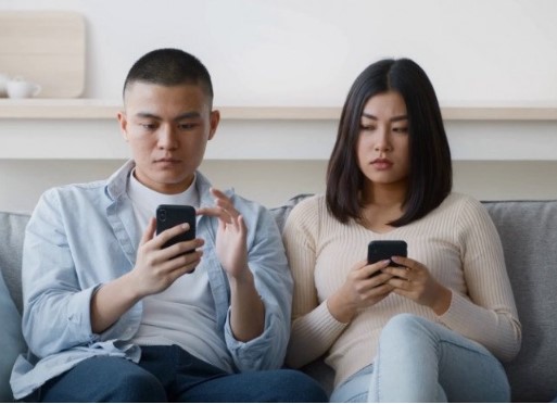 B&#x1ECB; r&#x1EA3;i t&#x1EDD; r&#x1A1;i t&#x1ED1; t&#x1ED9;i ngo&#x1EA1;i t&#xEC;nh, v&#x1EE3; l&#xE0;m ngay m&#x1ED9;t vi&#x1EC7;c v&#x1EDB;i con trai, l&#x1EAD;t t&#x1EA9;y b&#x1ED9; m&#x1EB7;t th&#x1EAD;t c&#x1EE7;a ch&#x1ED3;ng