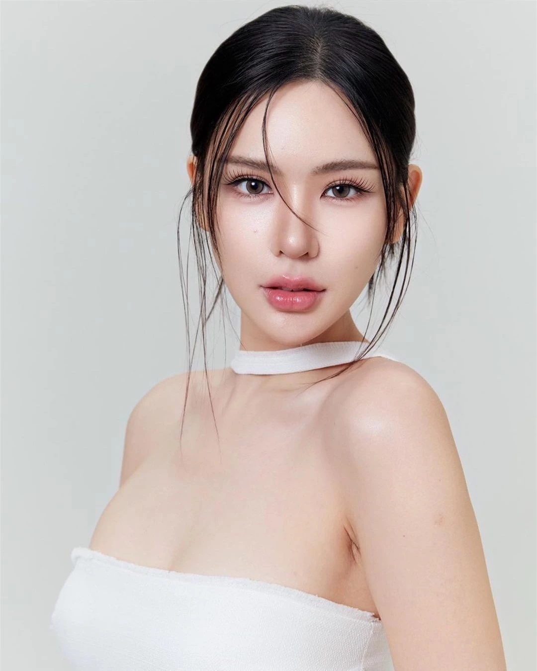 Nhan sắc nóng bỏng của người đẹp lai đăng quang Hoa hậu Hòa bình Phuket ảnh 4