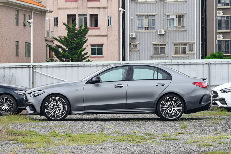 Mercedes-AMG C 43 4MATIC 2024 có thêm phiên bản đặc biệt, giá 2,155 tỷ đồng