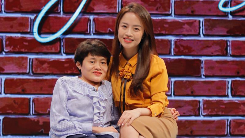 Cô giáo tí hon gieo hy vọng cho trẻ em khó khăn