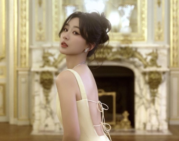 Thời của Dương Tử đã đến: Từng bị chê 'thảm họa' thời trang, giờ lại liên tục được khen khí chất