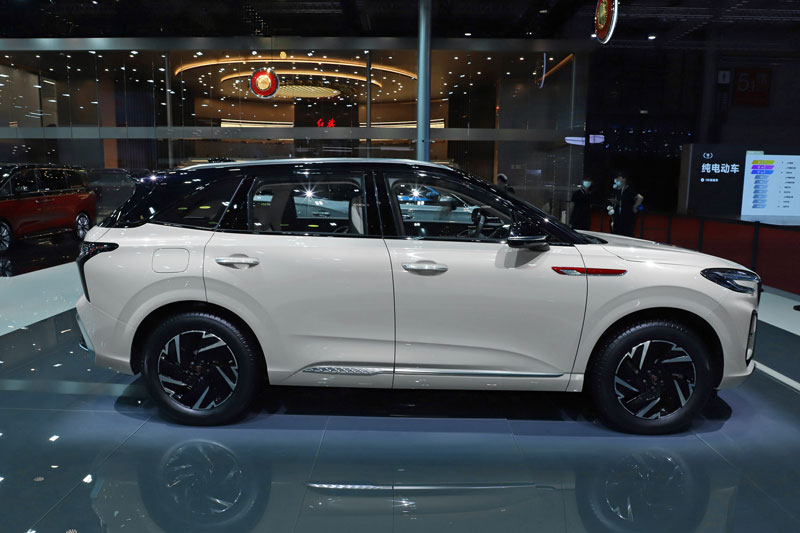 SUV hybrid giá hơn 600 triệu, cạnh tranh với Honda CR-V, Hyundai Tucson