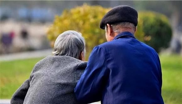 6-nhung-dieu-nguoi-gia-khong-nen-noi-ngoisaovn-w1225-h703 0 cuộc sống gia đình, người già cần biết điều này, những điều không nên tiết lộ với con cháu