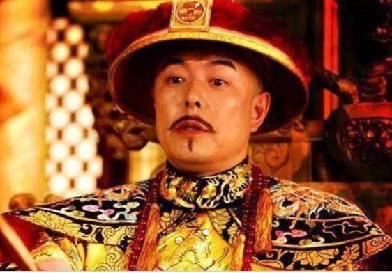 Ngoài hưởng lạc, Càn Long còn rất chăm chỉ kiếm tiền, nghe cách Hoàng đế tăng thu nhập cho triều đình mà ngỡ ngàng