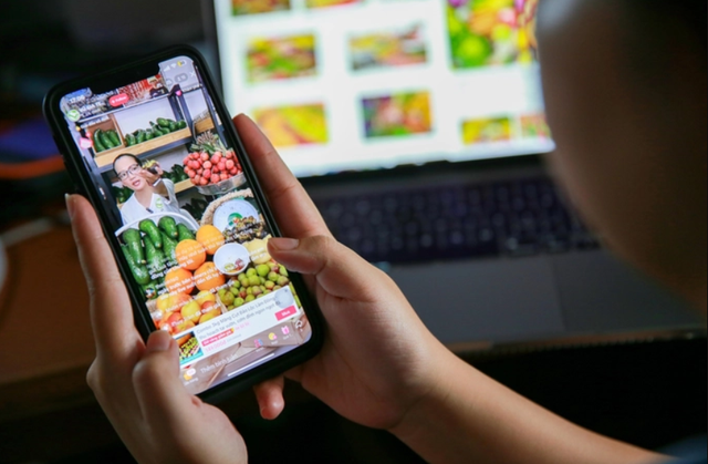 Cần thắt chặt quản lý KOL, người nổi tiếng quảng cáo trên MXH