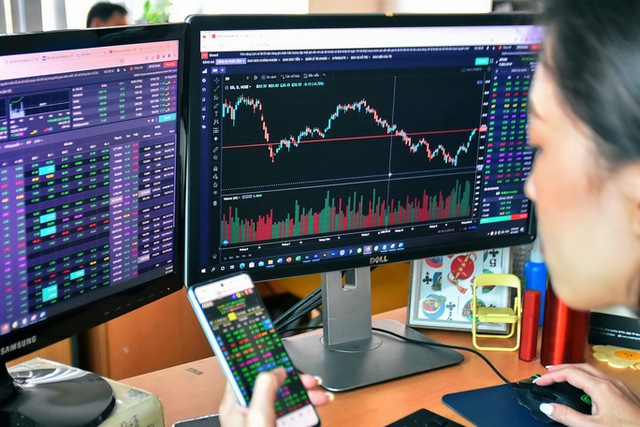 Phát triển thị trường chứng khoán theo hướng tập trung, hiệu quả