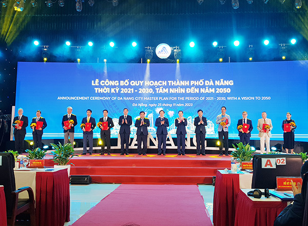 Đà Nẵng trao chứng nhận đầu tư cho loạt dự án với tổng vốn gần 9.000 tỷ đồng