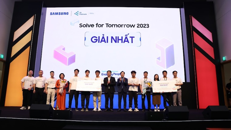 Cuộc thi Solve for Tomorrow 2023 đã tìm ra hai đội vô địch