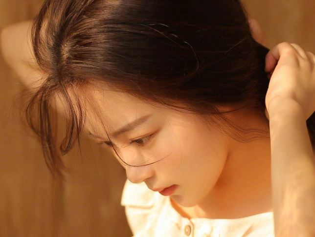 Tự nhận có cuộc hôn nhân 'khổ như địa ngục', người vợ trẻ quyết tâm vùng lên, làm lại cuộc đời sau một cái tát 'nảy đom đóm mắt'