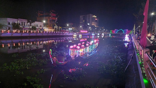 Sóc Trăng: Sôi nổi hoạt động lễ hội Oóc Om Bóc – Đua ghe Ngo 2023