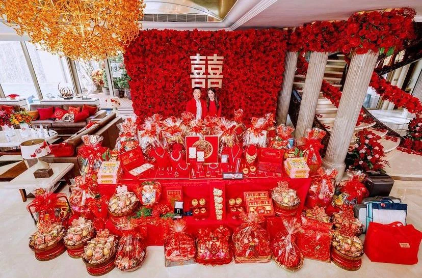 Hình ảnh sính lễ được cô dâu đăng tải cho thấy đẳng cấp của giới siêu giàu Trung Quốc