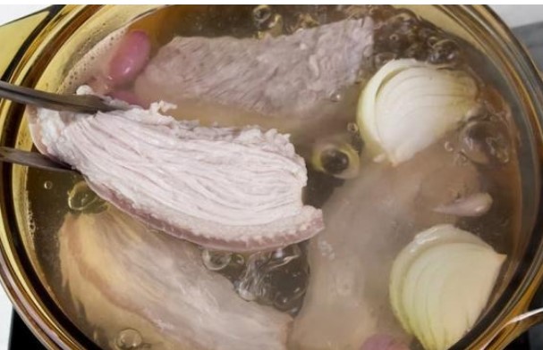 Tận dụng nước luộc thịt để làm canh, liệu có tốt không?